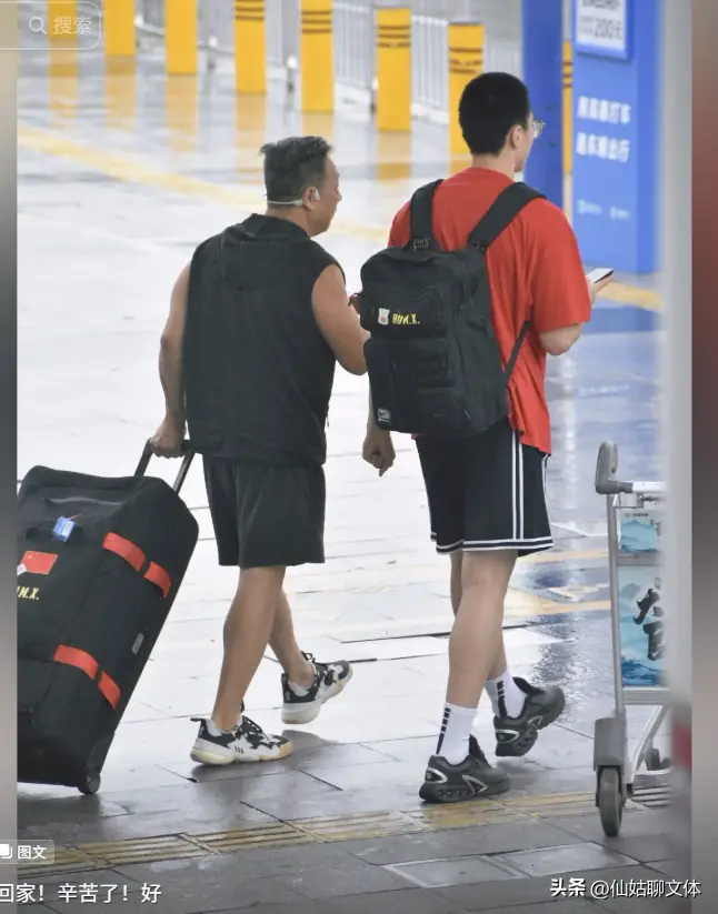 在海口机场, 傲和自豪, cn