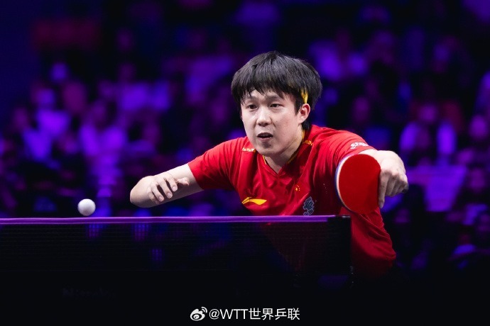 公共场合避, 马琳接过签